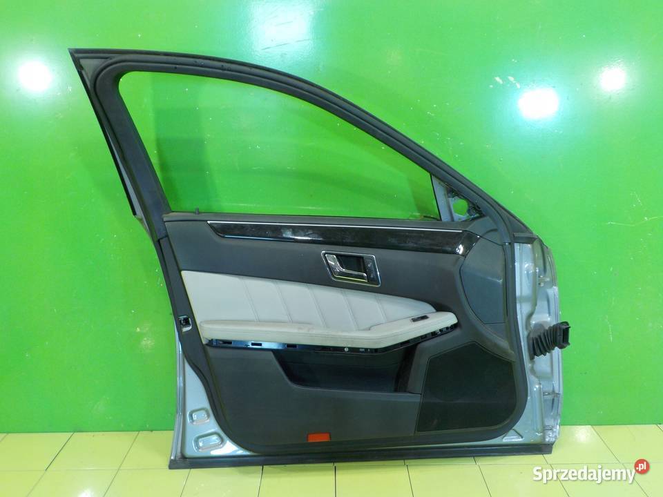 MERCEDES E W212 11r SEDAN 4D drzwi lewe przod Suków