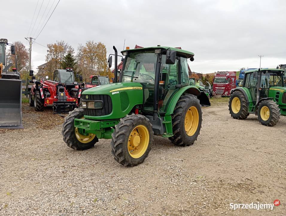 JOHN DEERE 5070M