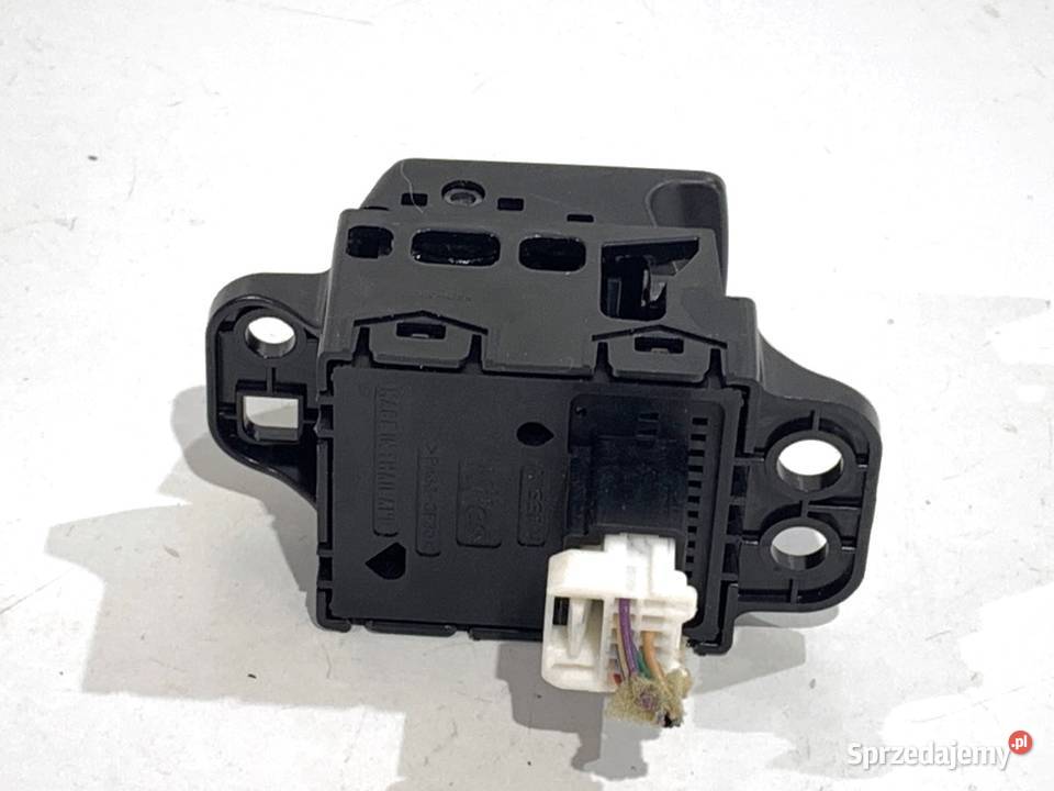 WŁĄCZNIK HAMULCA RĘCZNEGO NISSAN QASHQAI J11