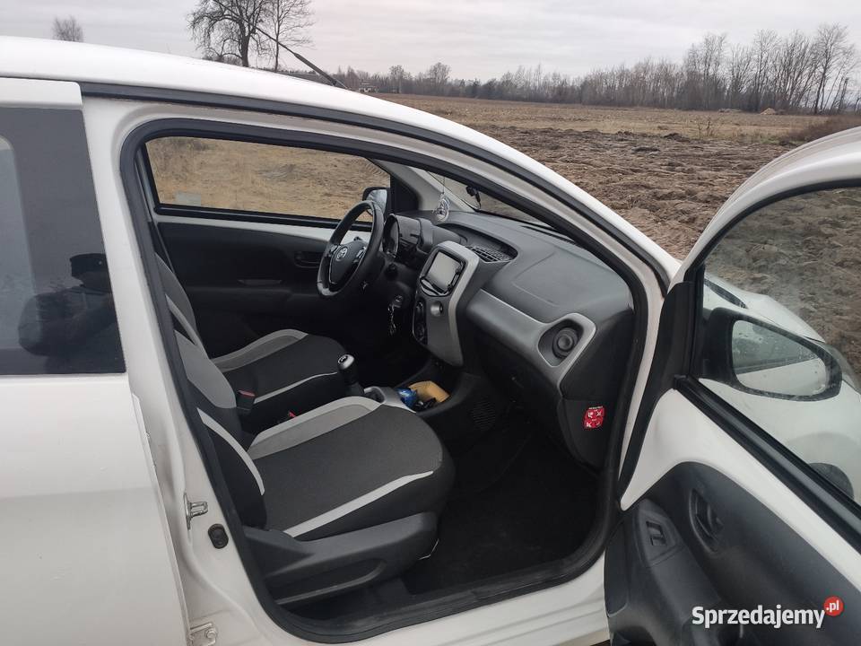 Toyota Aygo II 10LPG5d biały Świercze