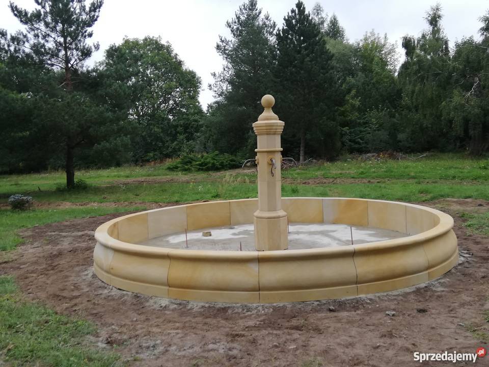stylowa fontanna z piaskowca naturalny kamień dolnośląskie Kamienna Góra