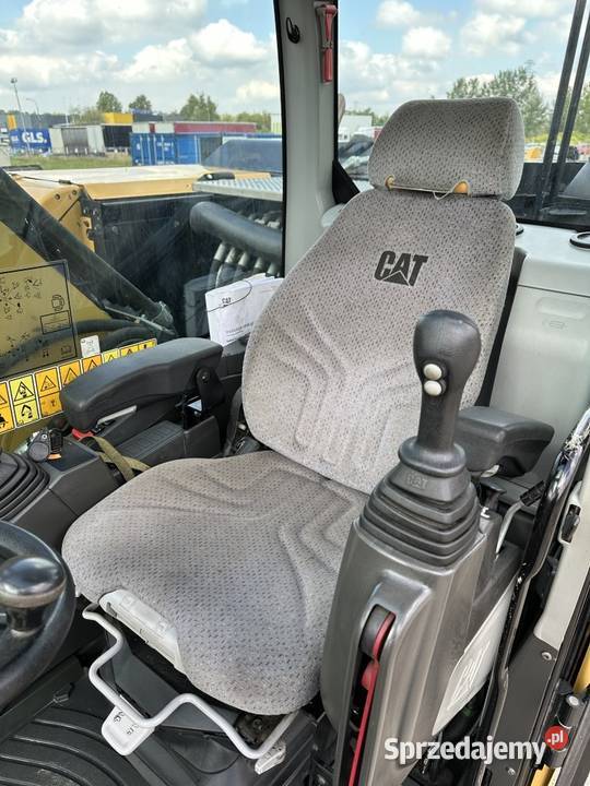 KOPARKA KOŁOWA CATERPILLAR M318F Tuliszków