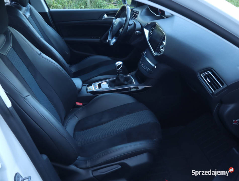 Peugeot 308 12 PureTech Łódź