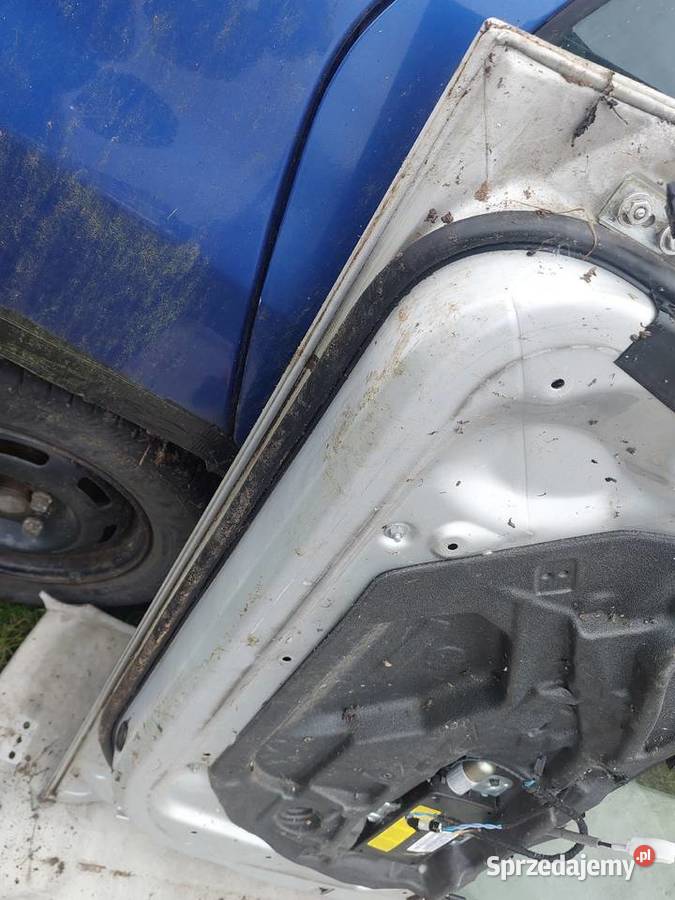 BMW e46 sedan touring drzwi prawe przednie Wojcieszyn