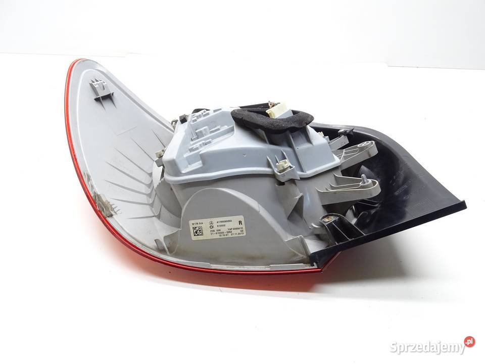 LAMPA PRAWY TYŁ PRAWA TYLNA A1769060200 MERCEDES