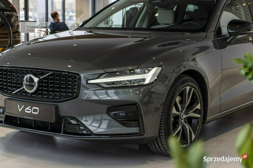 Volvo V60 Plus Dark B4 Mild hybrid Benzyna 197 sprzedam