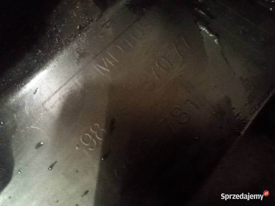DOKŁADKA SPOILER HOKEJ ZDERZAKA LEWY PRZÓD Poręba Średnia
