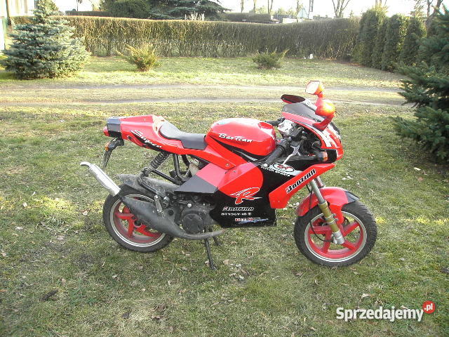 skuter w formie scigacza Lipiany