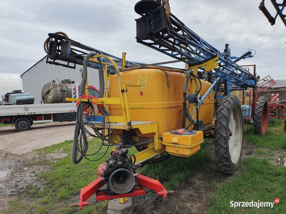 Opryskiwacz 2200 litrów belka 18 m hydrauliczny łódzkie Poddębice sprzedam