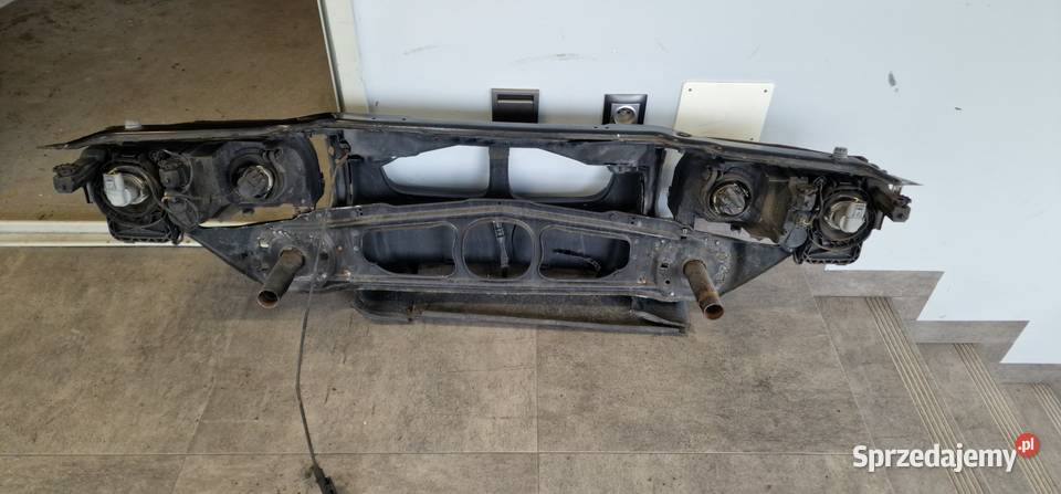 Pas przedni BMW E46 COMPACT razem z reflektorami osobowe Kończyce Małe