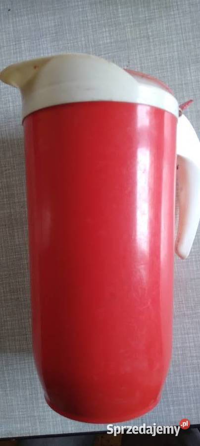 Izolowany plastikowy dzbanek na wodę PRL Koło sprzedam