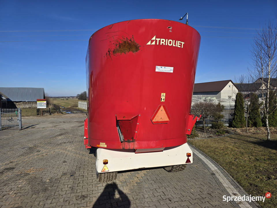 Wóz paszowy TRIOLIET SOLOMIX 11400 VLH 14 m3 Baliki