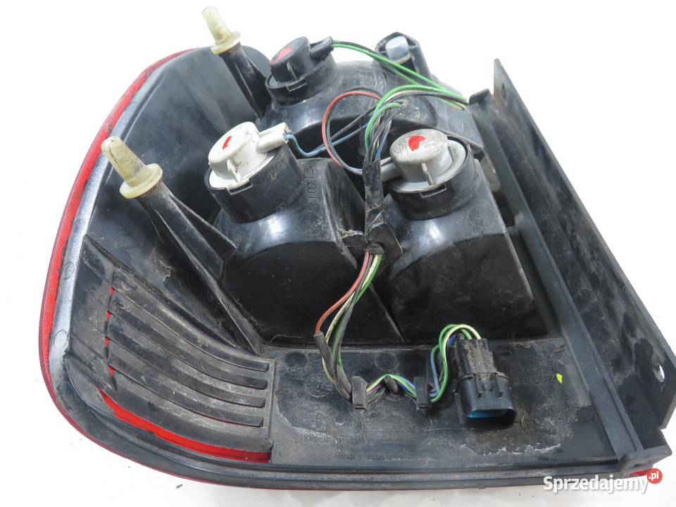 LAMPA PRAWA TYLNA MITSUBISHI PAJERO PININ