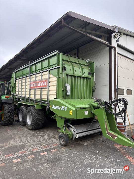 Przyczepa samozbierająca Krone strautmann Cisew