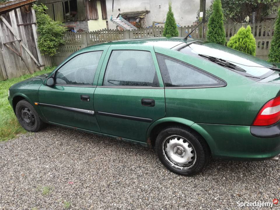 Opel Vectra 16 16V 1996r Pierzchne