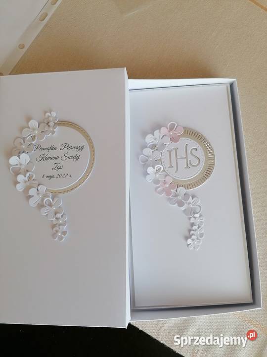 Kartka w pudełku komunia świata Strzebiń sprzedam