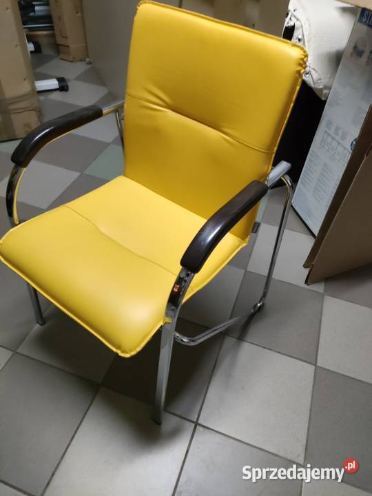 Krzesło firmy Nowy Styl kolor żółty Tomaszów Mazowiecki