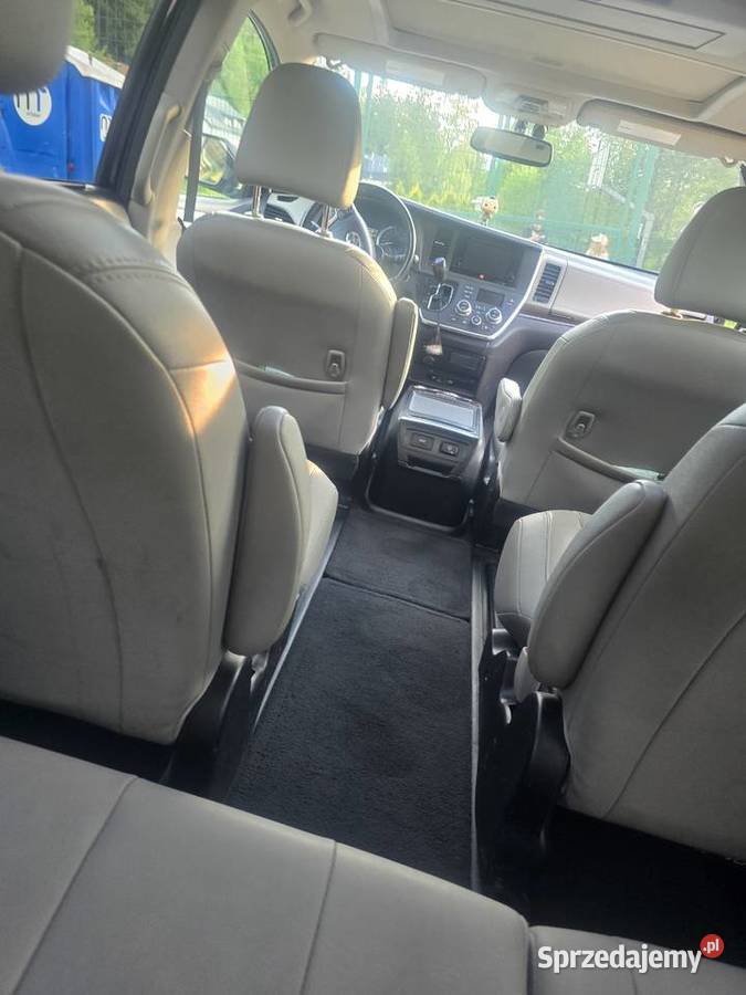 Toyota sienna limited awd Karpacz