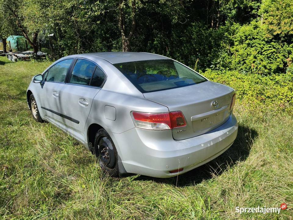 Toyota Avensis 18 sedan 2009 uszkodzony