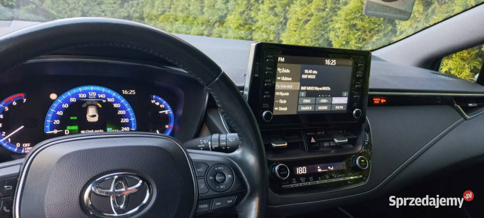 Toyota Corolla Rezerwacja Comfort eCVT 18 Kombi Corolla Gdańsk sprzedam