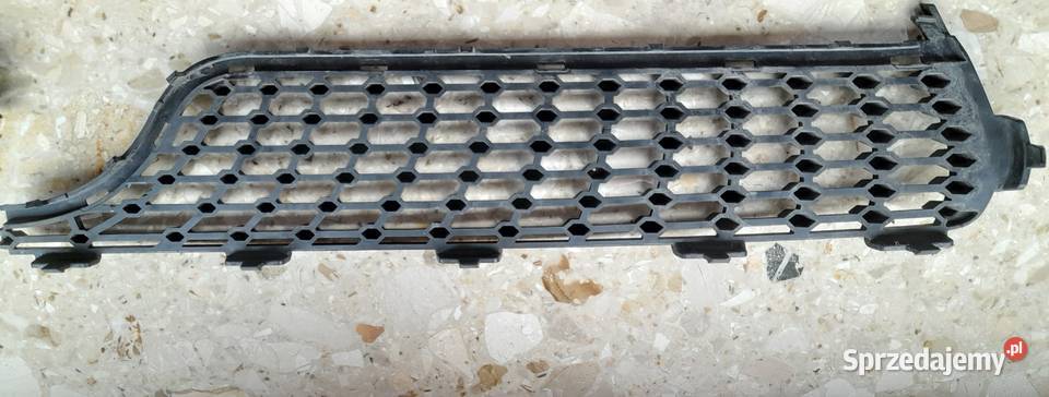 Gril atrapa kratka w176 lewa góra DIAMOND