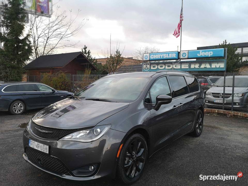 Chrysler Pacifica Touring-L Plus S 7 osobowa