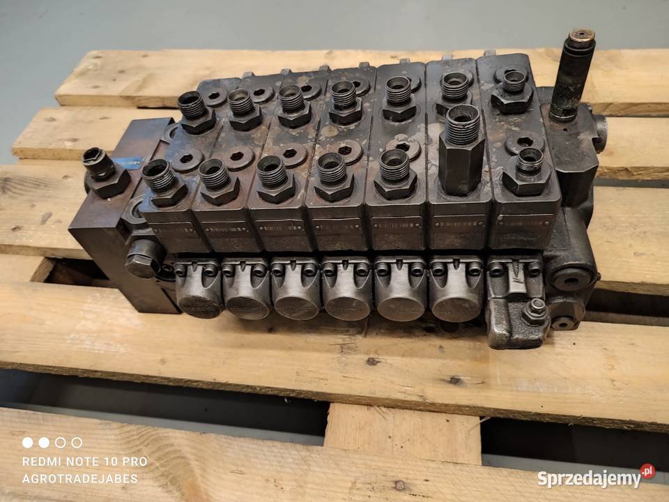Rozdzielacz hydrauliczny REXROTH R917007235 sprzedam