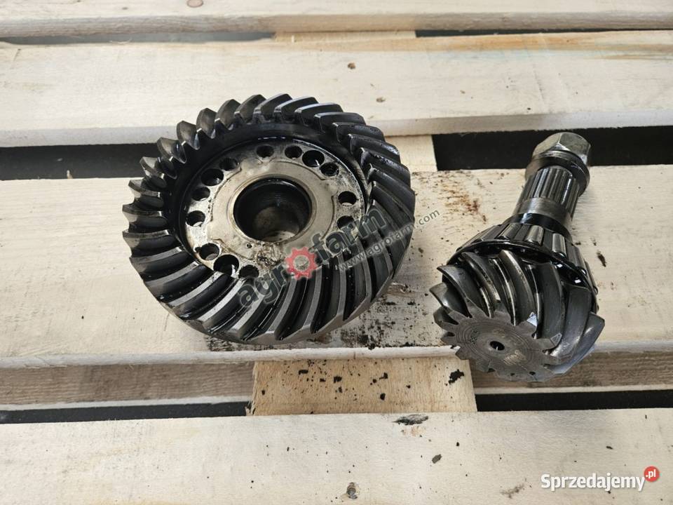 Wałek atakujący koło Z13x29 John Deere 6220 Układ kierowniczy i oś przednia
