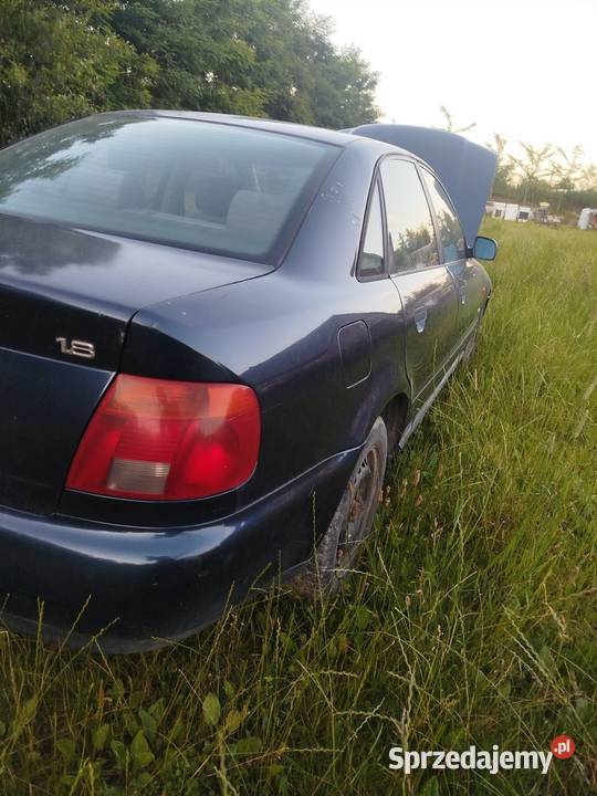 Audi A4 18 benzyna centralny zamek Trzciana