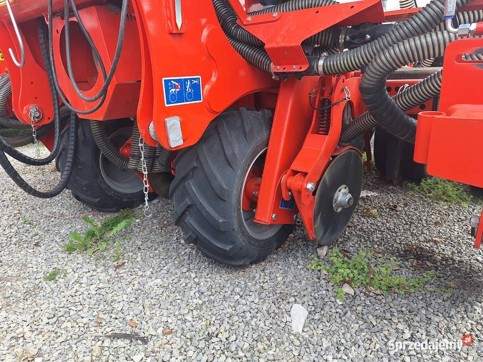 Siewnik punktowy pneumatyczny Kuhn Kosma Kuhn Jatutów