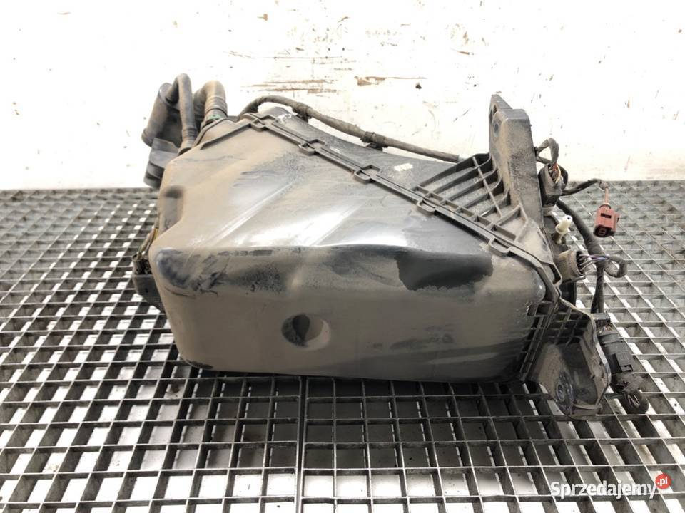 ZBIORNIK SCR VW CADDY V 5R3131877C 20 122 osobowe