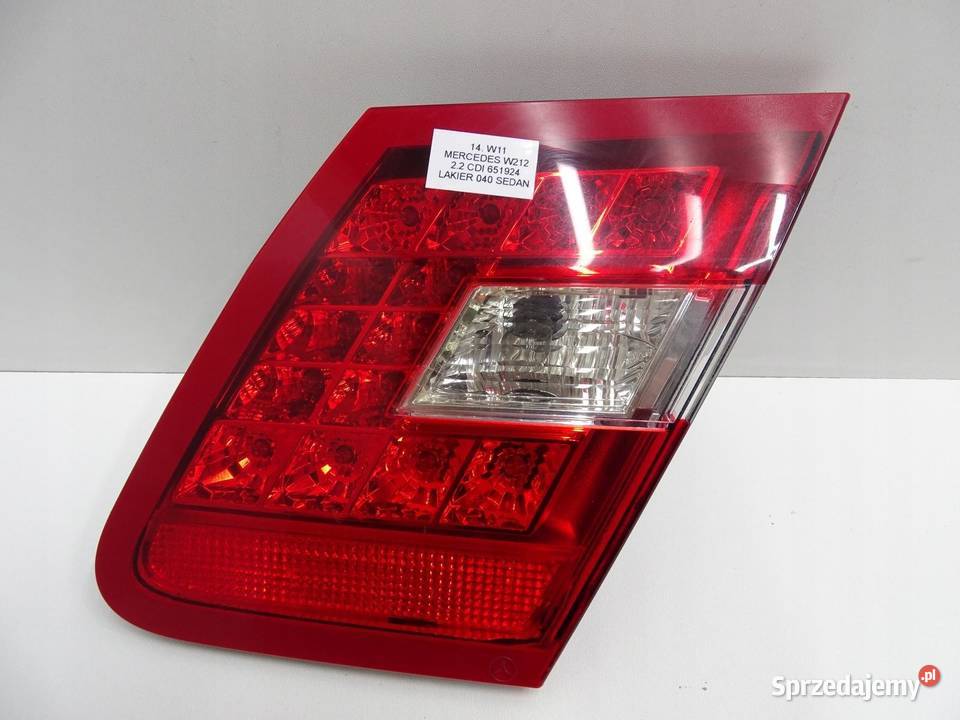 LAMPA PRAWY TYŁ PRAWA TYLNA W KLAPĘ A2129060258
