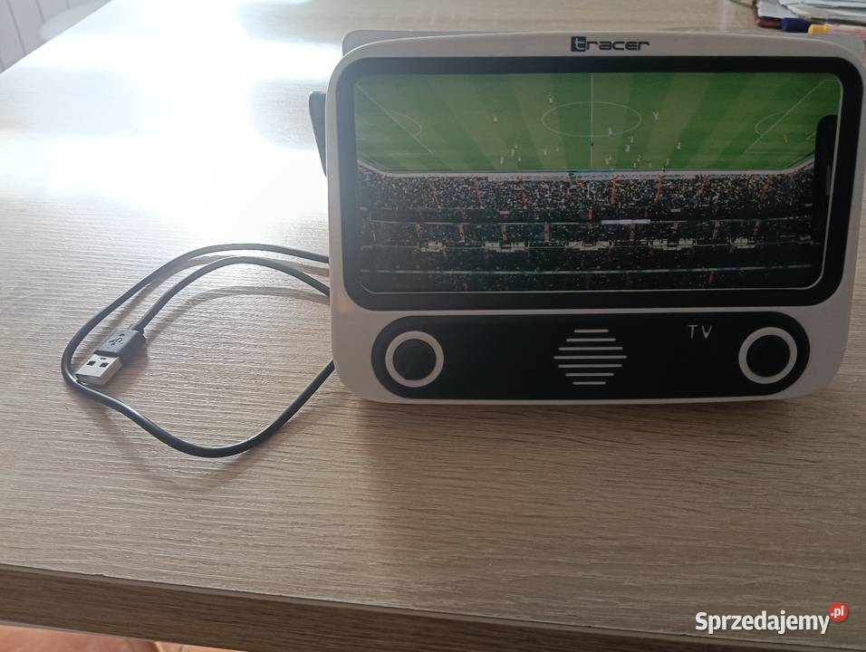 To jest to głośnik bluetooth i ma radio też jest