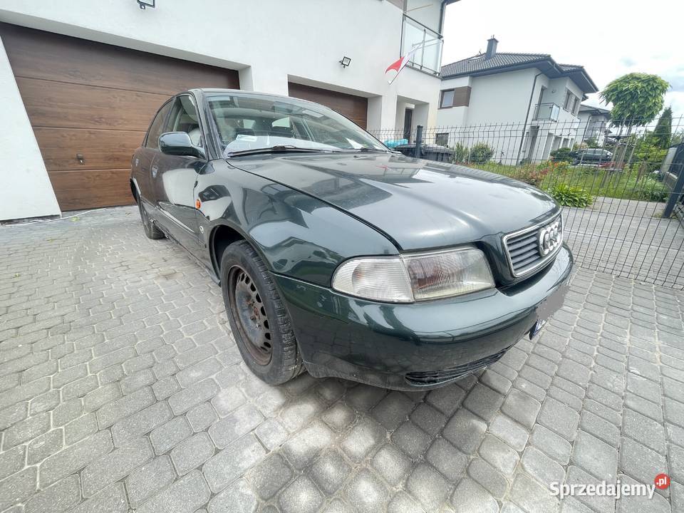 audi a4 b5 benzyna 16 samochód na części Rok produkcji 1996 Łomianki Dolne