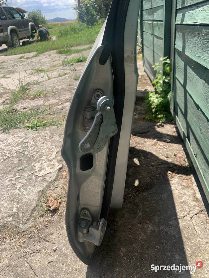 Mercedes B klasa w 245 drzwi prawe przód tył 761