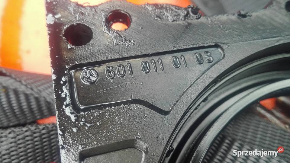 Mercedes om 603 obudowa uszczelniacza wału tył Kocmyrzów