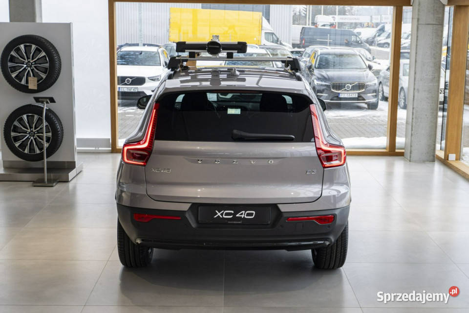 Volvo XC 40 Plus Dark B3 Mild Hybrid Benzyna Łódź sprzedam