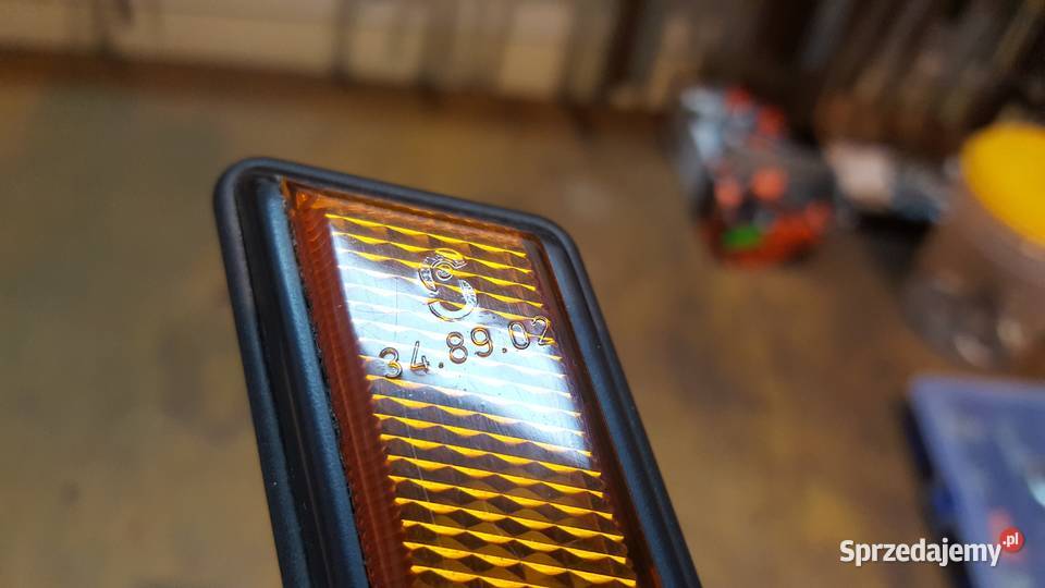 BMW E36 kierunkowskaz migacz błotnika prawy