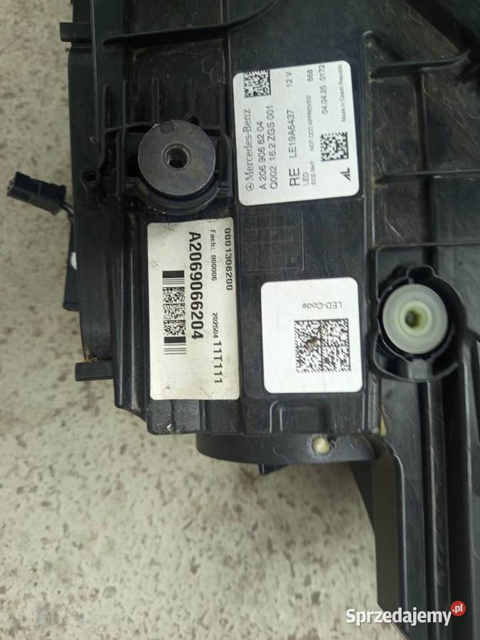 Reflektor prawy Merc c klasa LED 21 roku org sprzedam