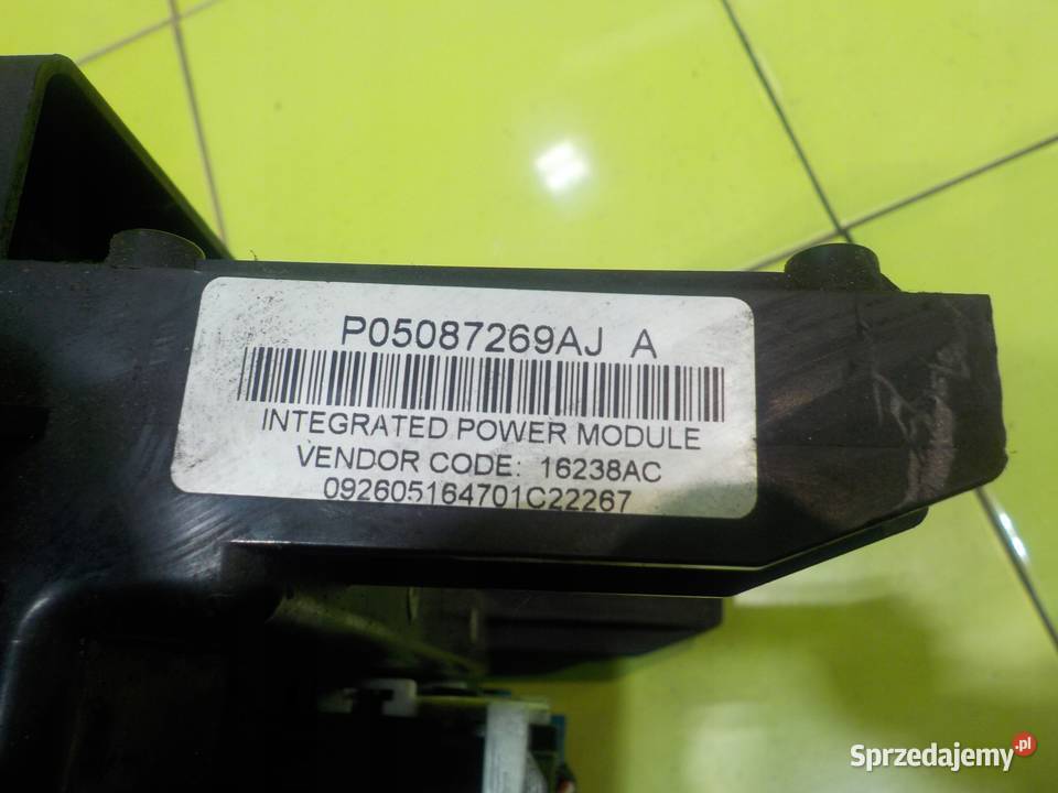 CHRYSLER 300C 35 V6 06r skrzynka bezpiecznikow Suków