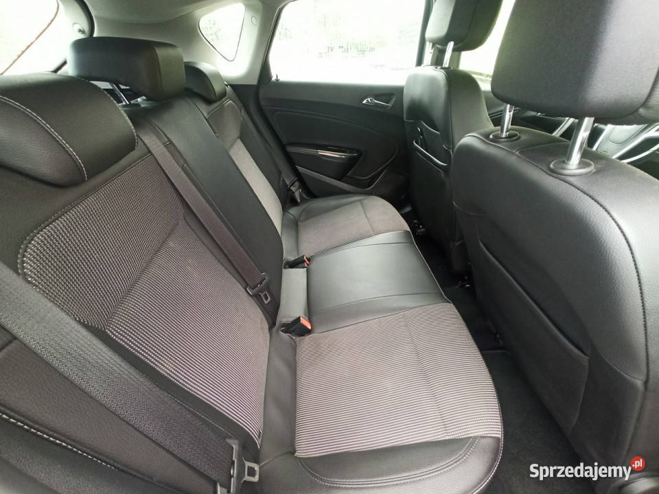 Opel Astra cosmo serwisowany stan J 20092019 manualna Rzeszów