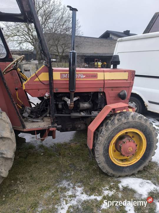 Ciągnik rolniczy uszkodzony Bieżeń