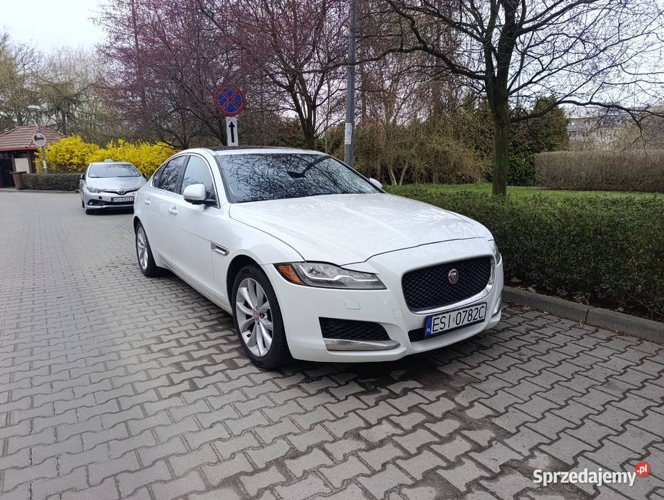 ładny XF 20 benzyna zarejestrowany 2000cm3 Wrocław sprzedam