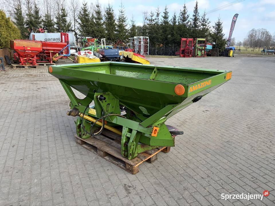 Rozsiewacz nawozów Amazone M 1200 siewka nawozu Myszyniec