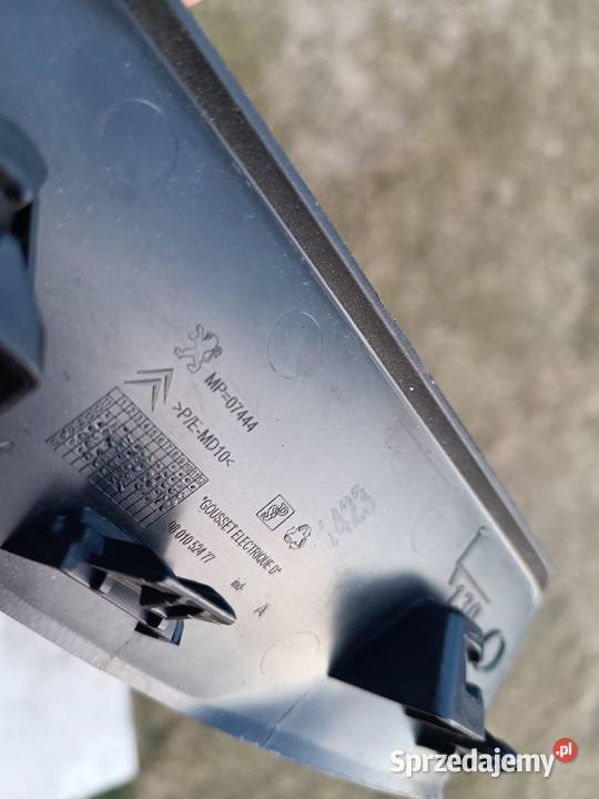 Zaślepka osłona lusterka prawy przód Peugeot Turek