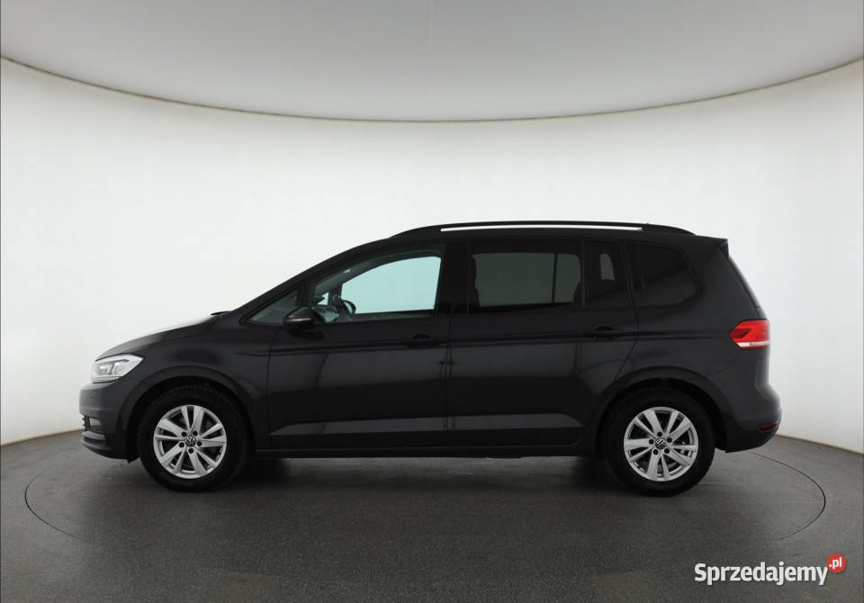 VW Touran 15 TSI asystent pasa ruchu