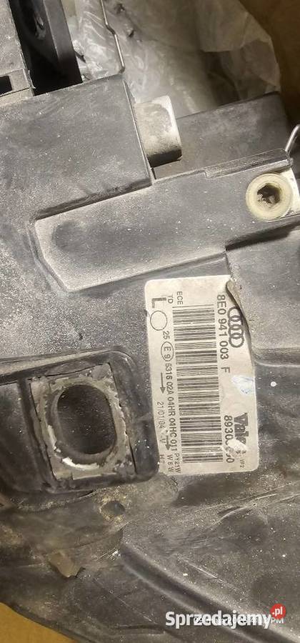 Lampy przód Audi A4 B6 Dzwono-Sierbowice