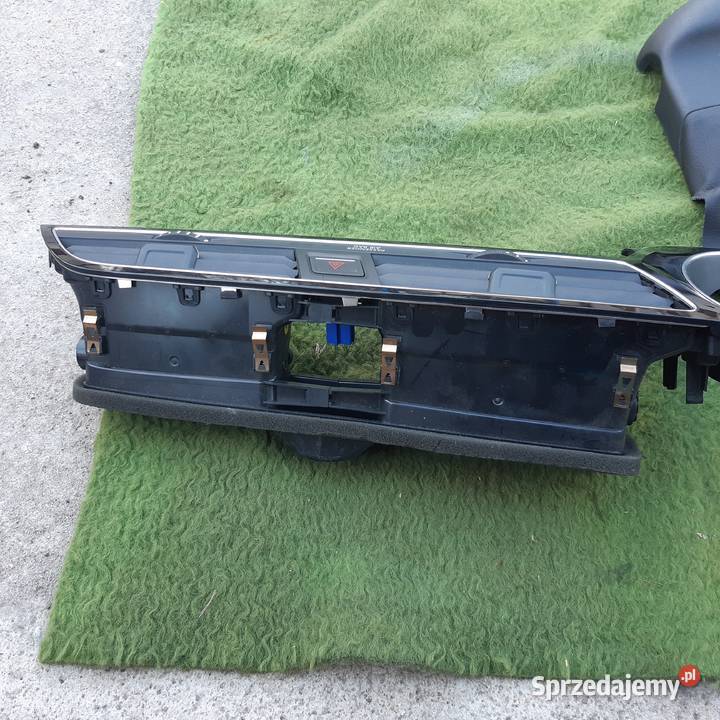 5TB858415A VW Touran III 5T Obudowa kratki Dębno