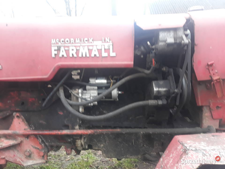 Traktor mccornic farmal d324silnik 3p