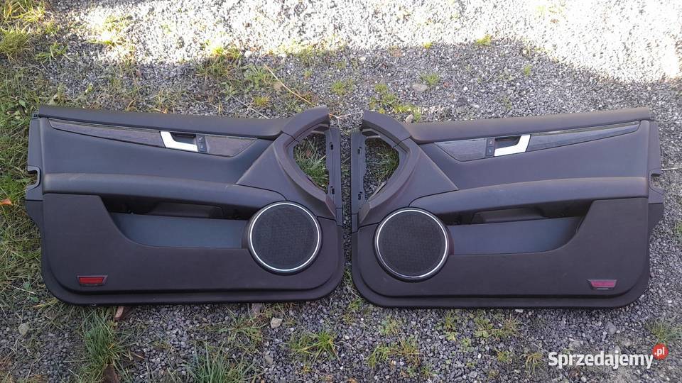 Boczki tapicerka skóra czarna W204 kombi Tapicerki samochodowe Biłgoraj